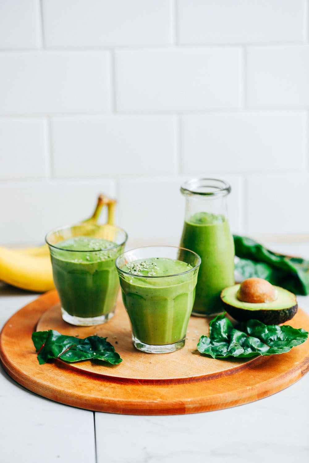 CREAMY-Avocado-Green-Smoothie-5-ingredients-GREEN-SO-healthy-satisfying-vegan-banana-plantbased-smoothie-greensmoothie-avocado-glutenfree-179