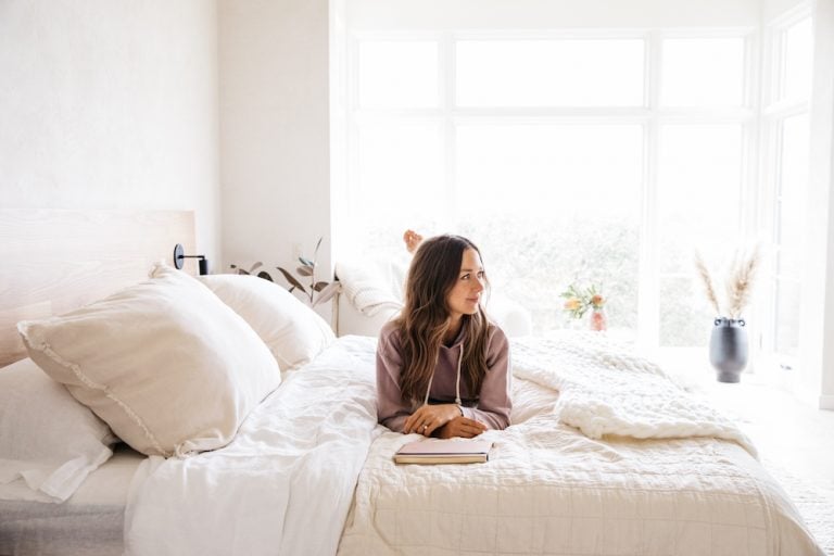 Banish These 5 Things from Your Bedroom for a Look That’s Curated, Not Cluttered