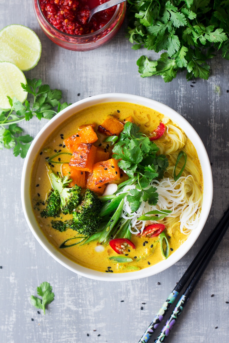 Vegan Khao Soi Soup_healthy soup recipes