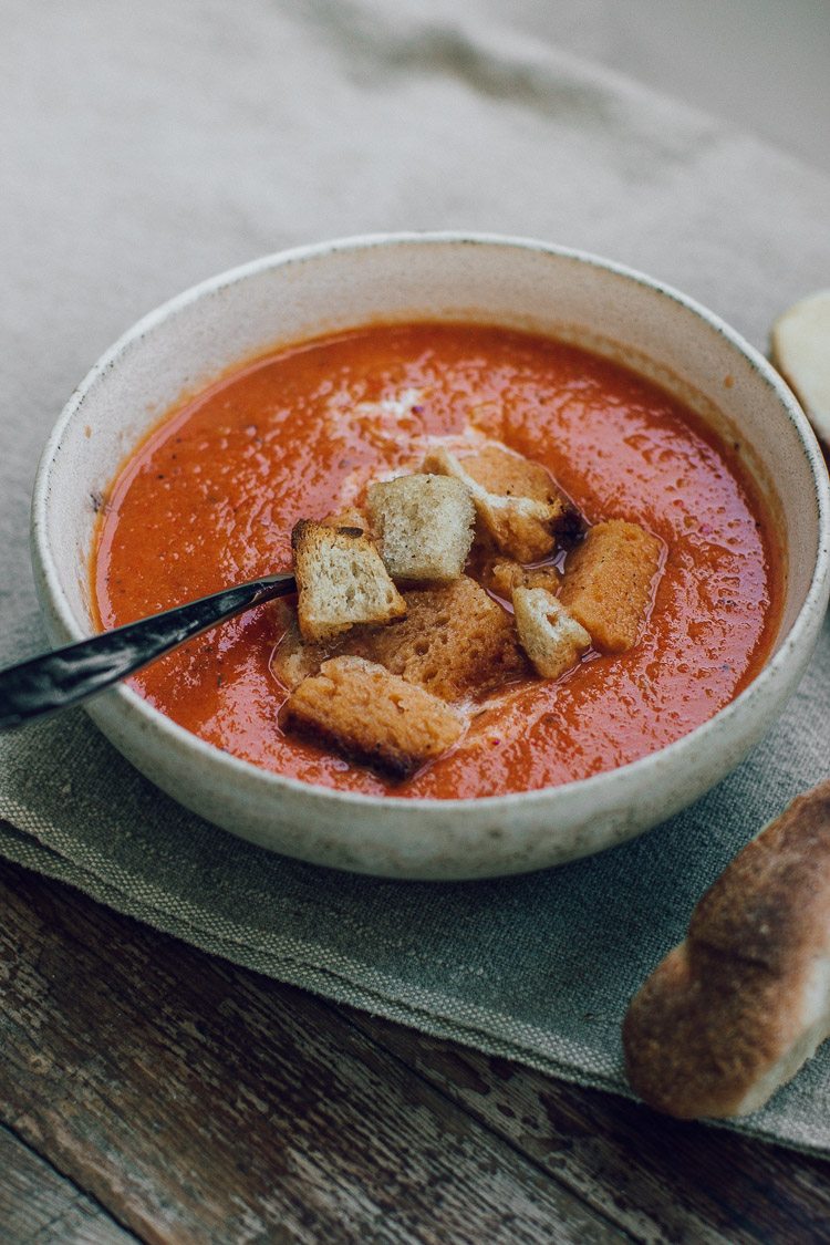Roasted Red Pepper Tomato Soup_healthy soup recipes
