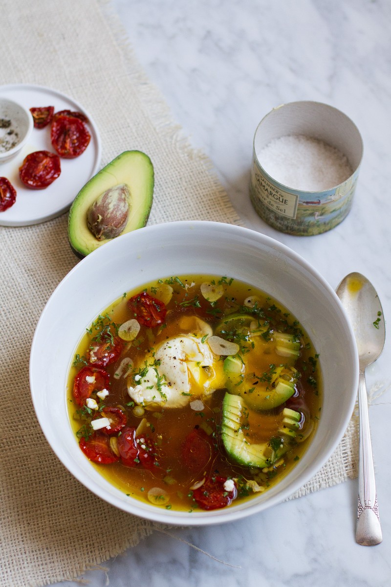 Brothy Garlic Soup with Slow-Roasted Tomatoes and Poached Eggs_healthy soup recipes