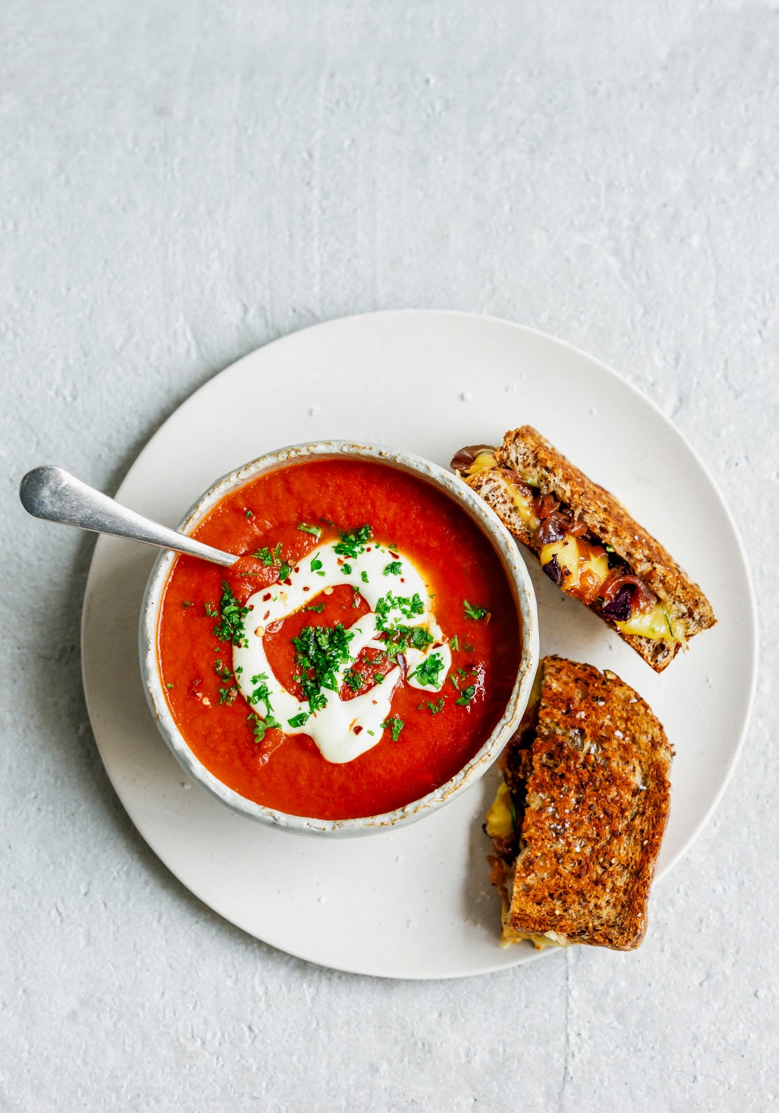 Tomato Soup with Cheese, Olive, Onion and Rosemary Toasties_healthy soup recipes
