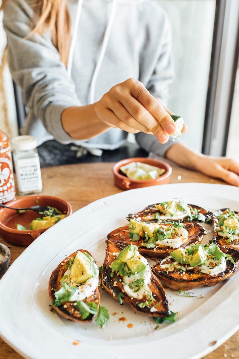 Crispy baked sweet potato_ simple vegetarian meal for one person