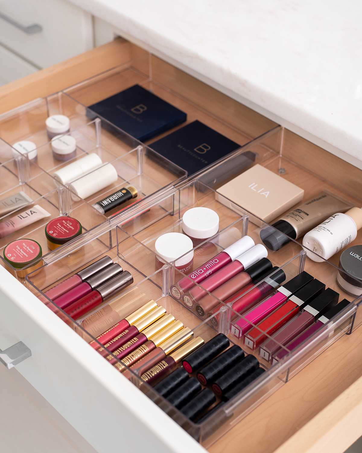 how to organize your bathroom, concealer, makeup