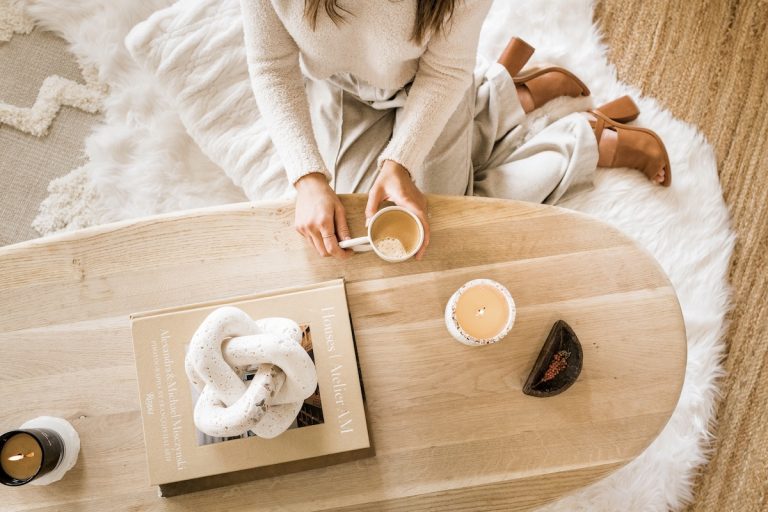 coffee table styling ideas neutral living room