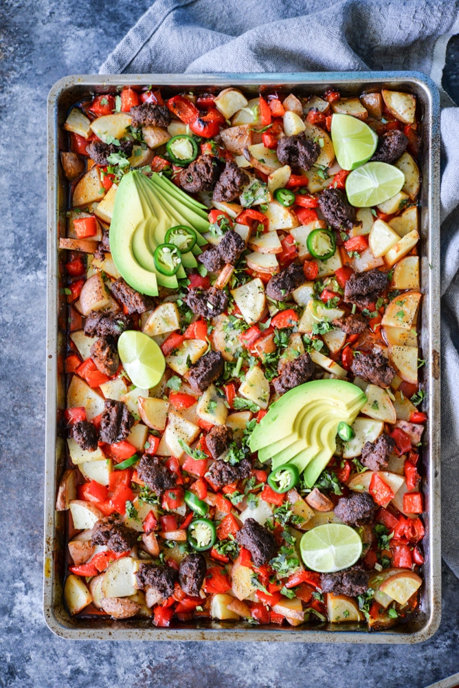 Family sheet pan pizza - another healthy recipe by Familicious