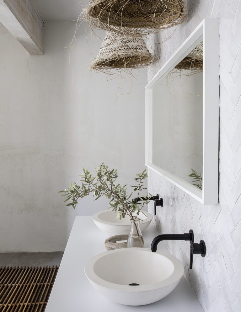 all white bathroom - Leanne Ford