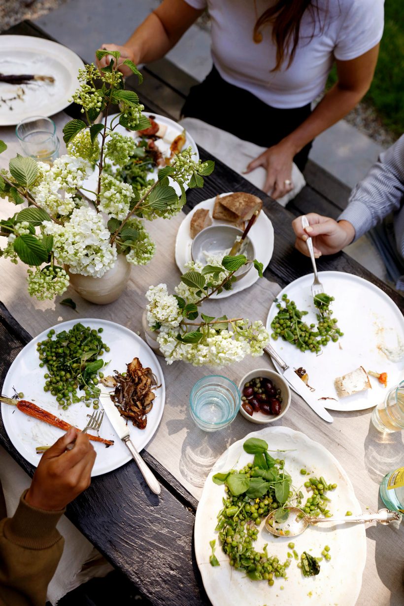 How to Plan a Dinner Party Menu, According to a Former Event Planner