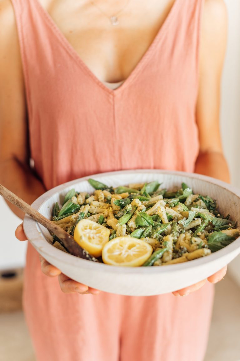 Pesto Pasta Primavera - an easy healthy summer single pot pasta recipe