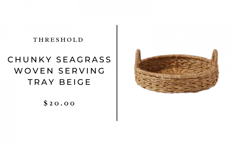 beige tray woven with chunky grass - an idea for easy places