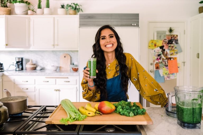 Kimberly Snyder's bright green smoothie, kitchen, breakfast, healthy morning, fruit