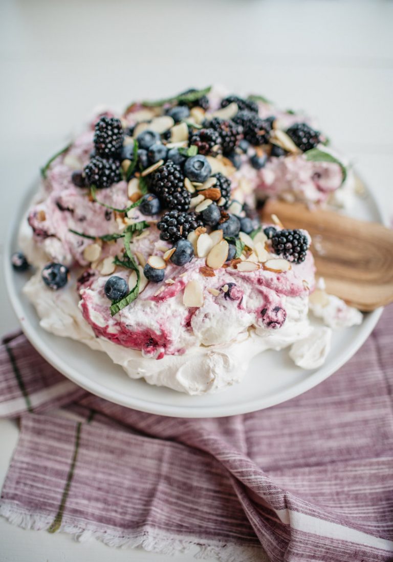 dessert pavlova_light almond and blackberry ice cream