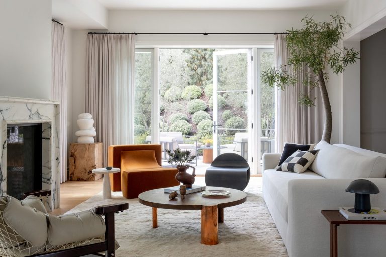 8 Tips For How To Lighten A Dark Room According To A Designer