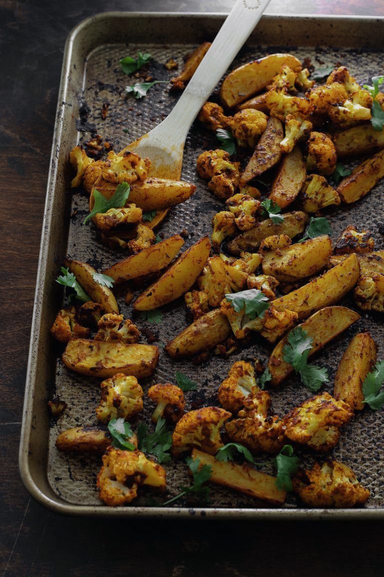 maindire pan aloo gobi