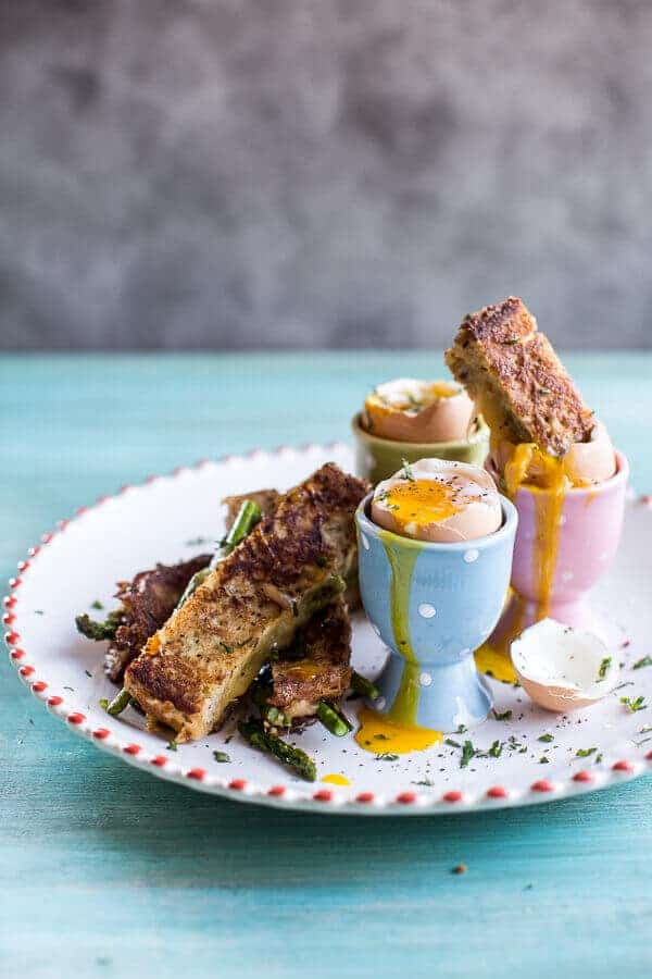 egg drops toasted with asparagus