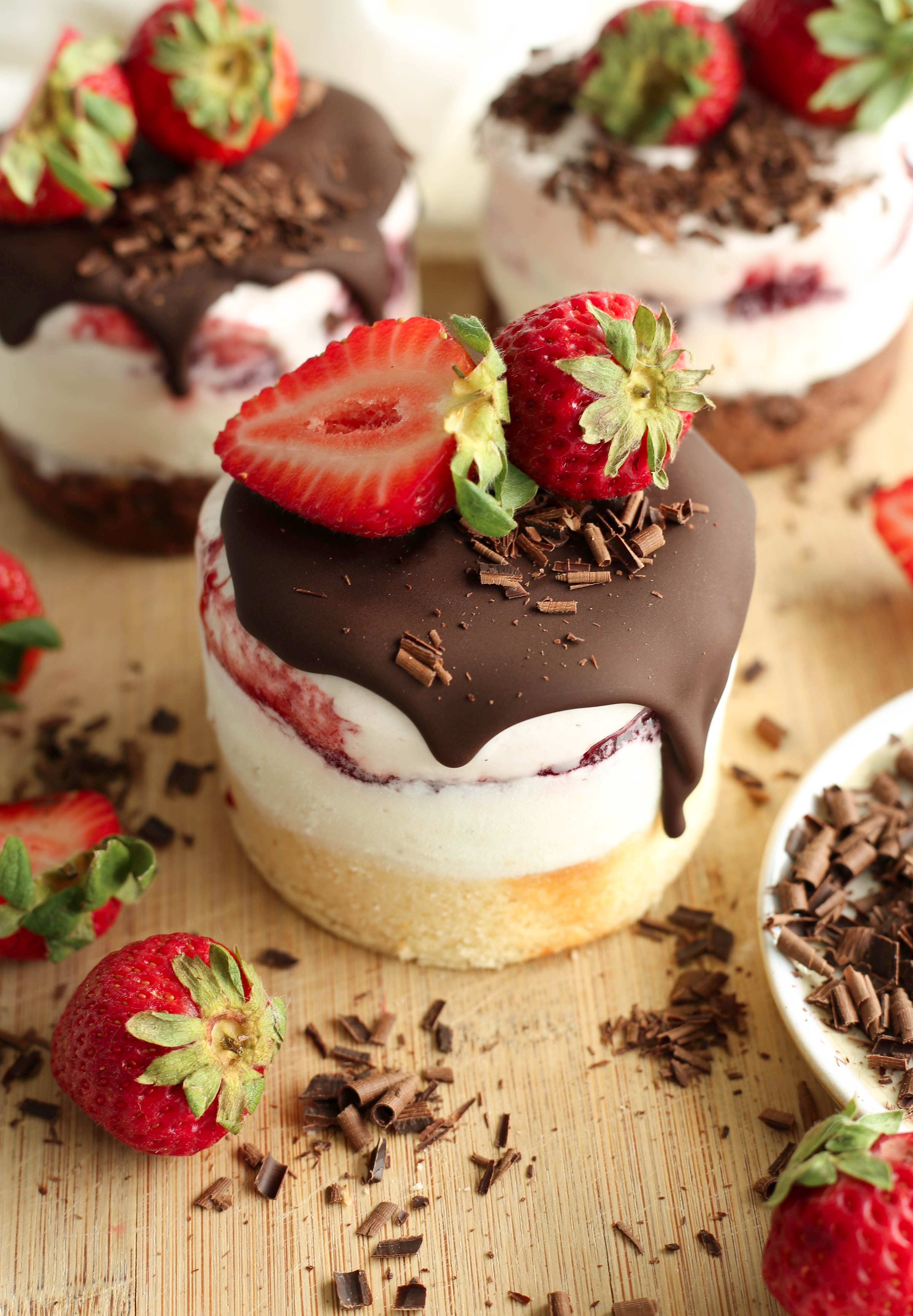 an easy mini ice cream cake to celebrate all the birthdays