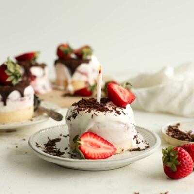 an easy mini ice cream cake to celebrate all the birthdays