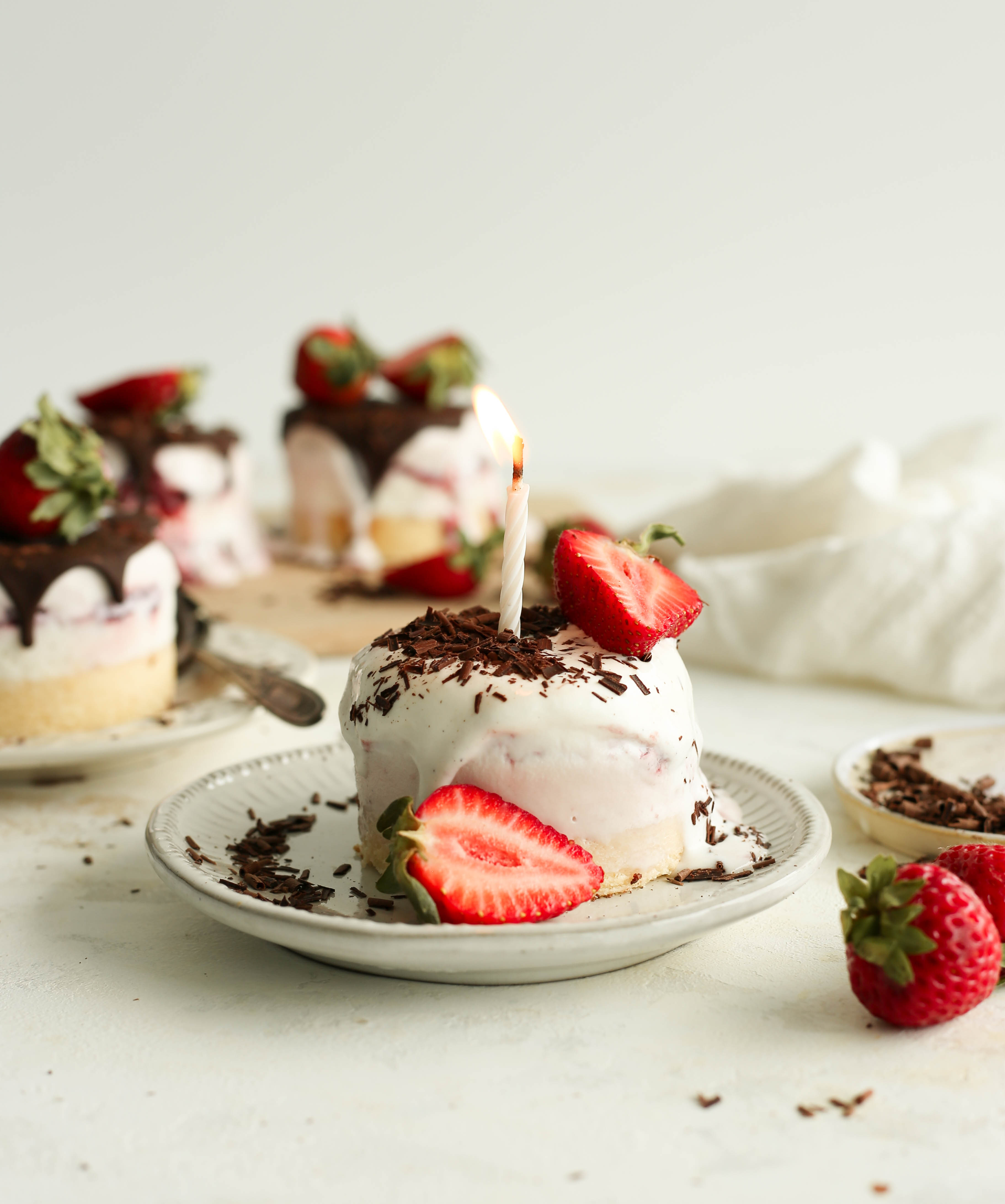 an easy mini ice cream cake to celebrate all the birthdays