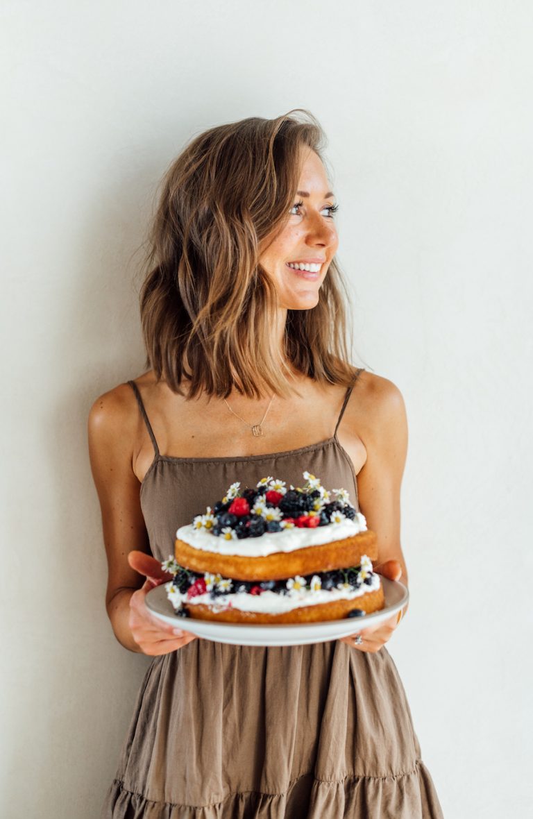 how to make an easy layer cake with whipped cream and berries