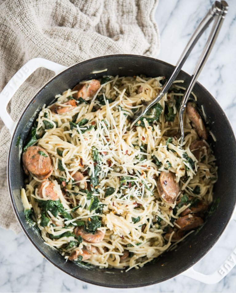 Single pot pasta with Italian sausage and kale 