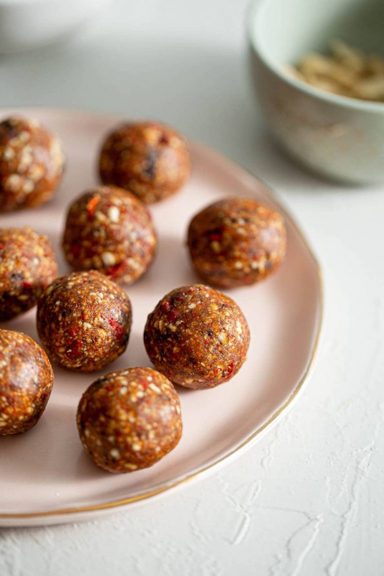 Vanilla-Cocoa-Goji-Berries-Balls-Recipe-8