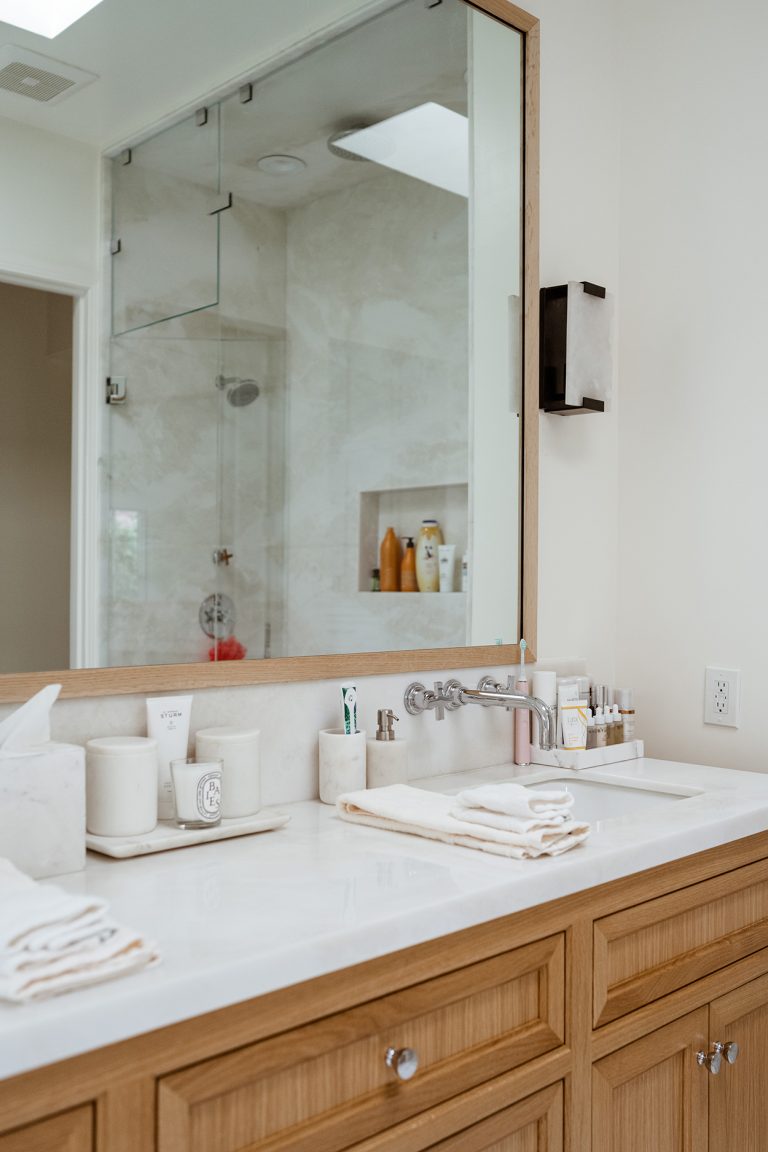 modern neutral bathroom_liana levi