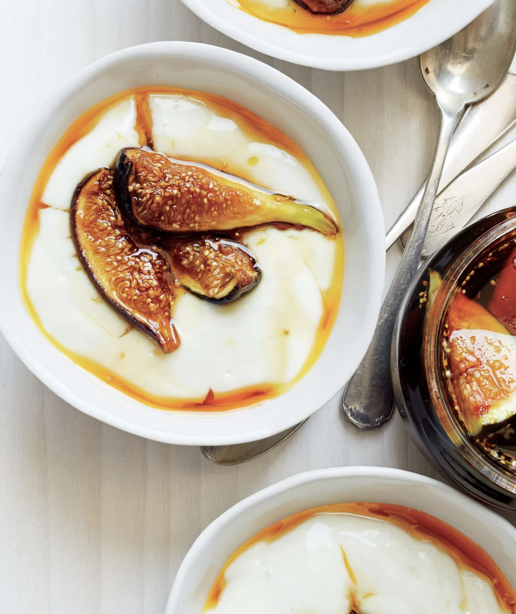 milk pudding with figs