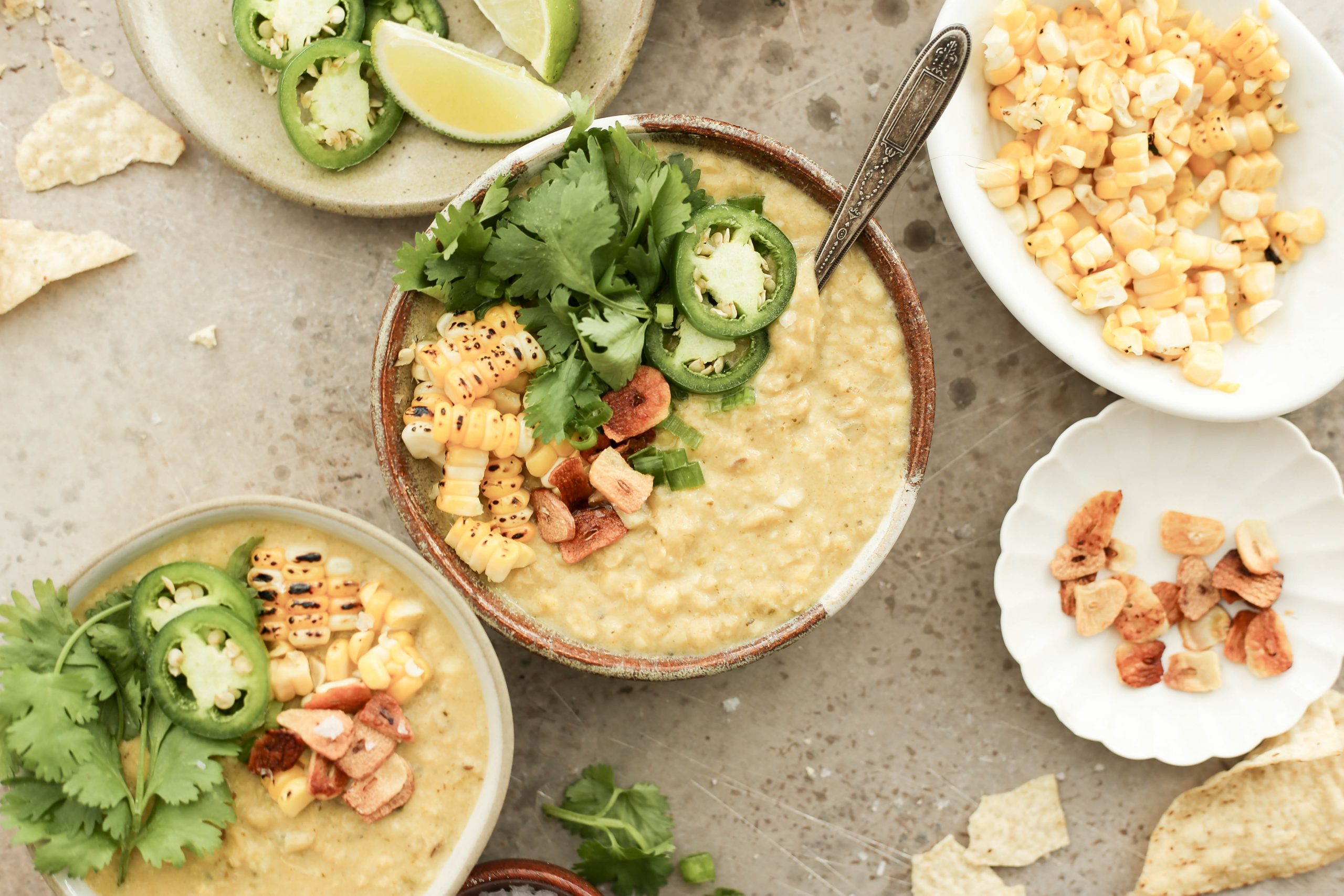 sopa de maíz picante en una olla_las mejores recetas de sopa