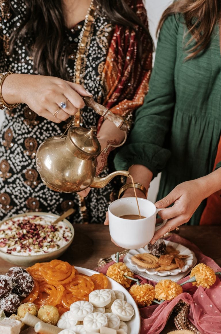 نحوه جمع آوری من - جشن مهمانی شام دیوالی و منظره میز