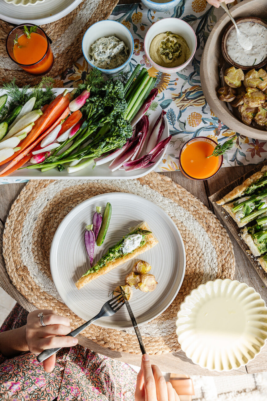 Camille Styles, Easter, spring, Target C1, Crispy Smashed Potatoes, Farmer's Market Crudité with Good & Gather Dips (Golden Ginger Hummus & Spinach Dip), Asparagus & Spring Pea Tart with Burrata, Carrot-Orange Mimosas, table setting, brunch, floral arrangements, spring tablescape, place setting