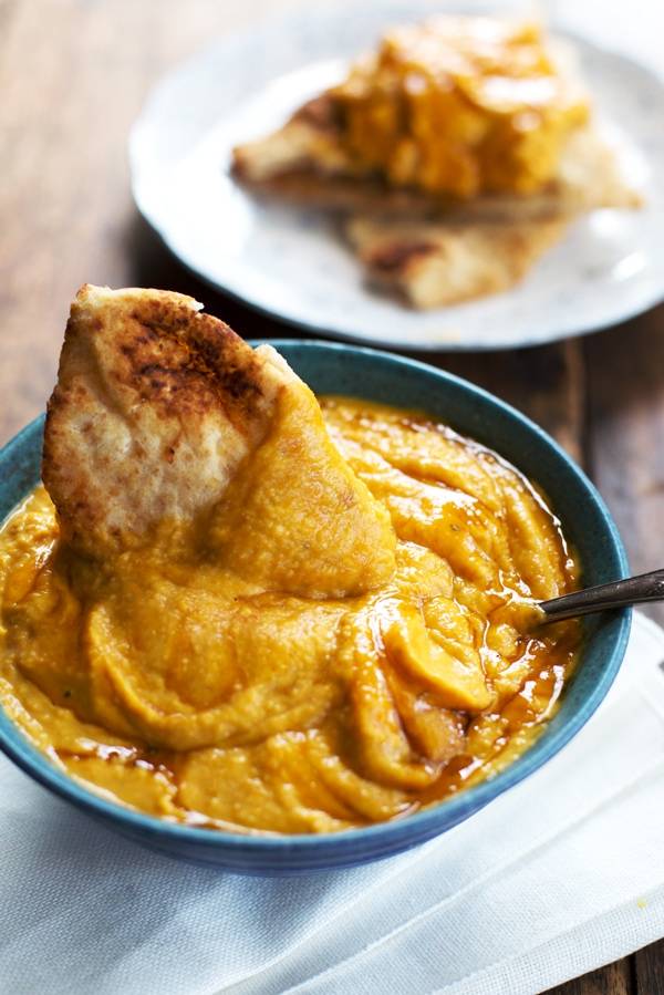 Healthy Thanksgiving Side Dishes - Roasted Garlic & Rosemary Pumpkin Hummus