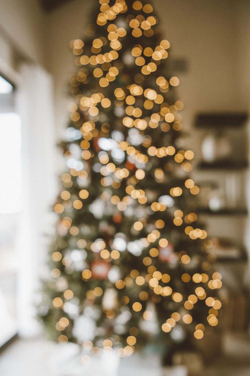 Modern Christmas Decorating Ideas to Transform Your Home in a Flash