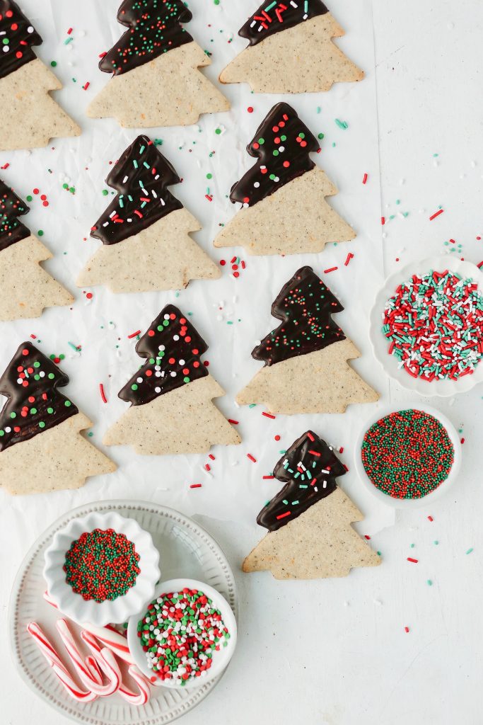 Chai Chocolate Dipped Christmas Cookies - easy party appetizers