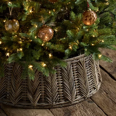 Leafy Rattan Hinged Tree Collar