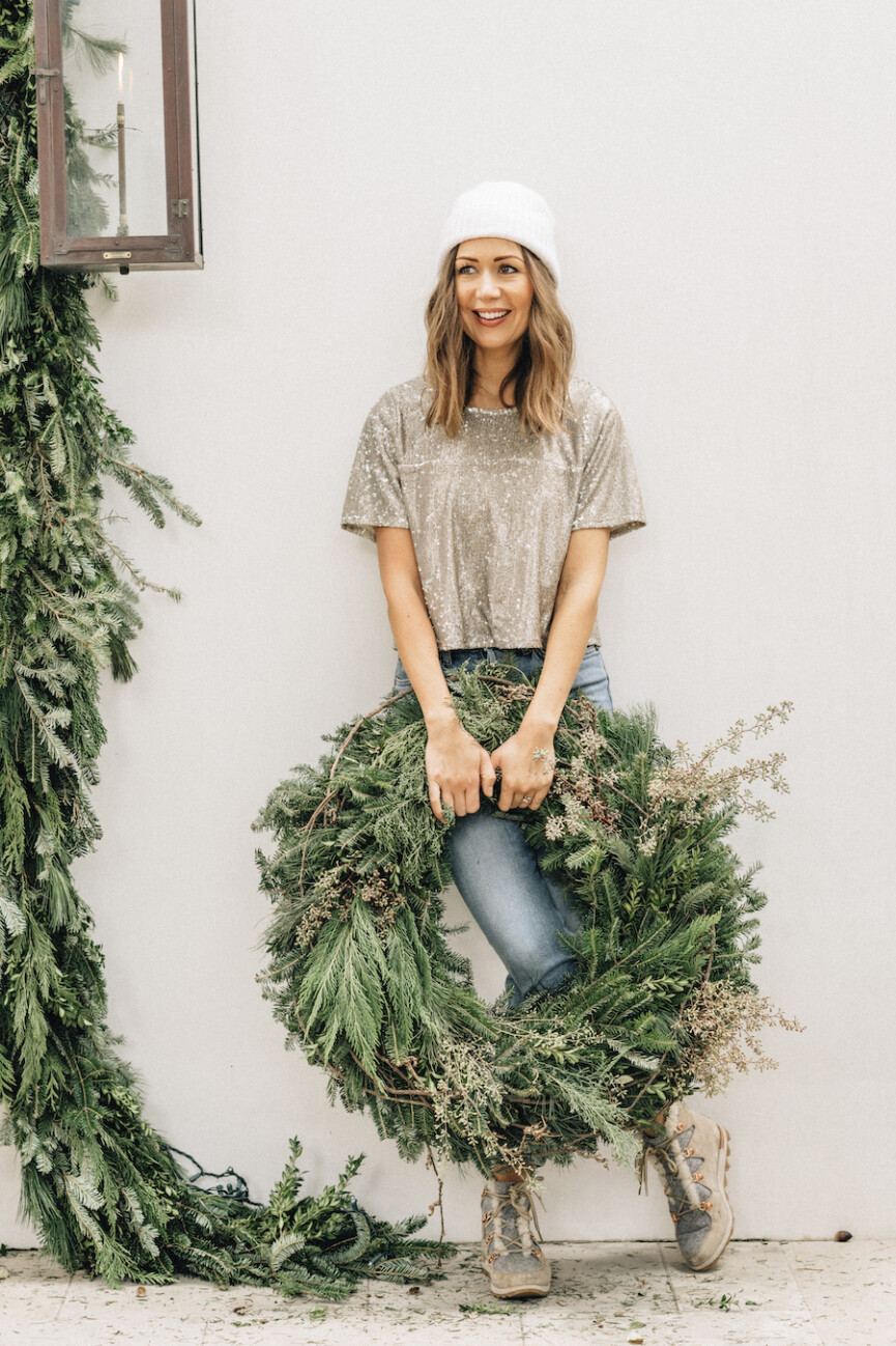 DIY evergreen holiday wreath, best holiday decor front porch, how to make a christmas wreath