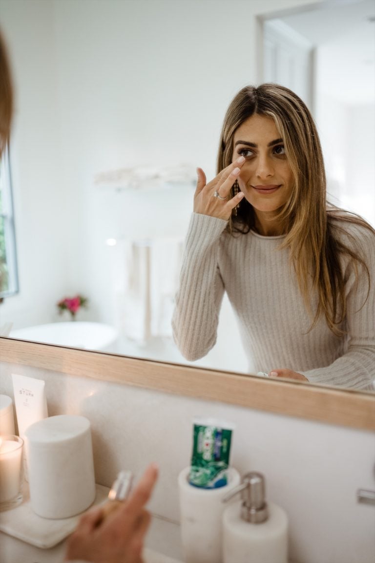 best winter moisturizers dry skin sweater bathroom skincare_best anti-aging skincare routine