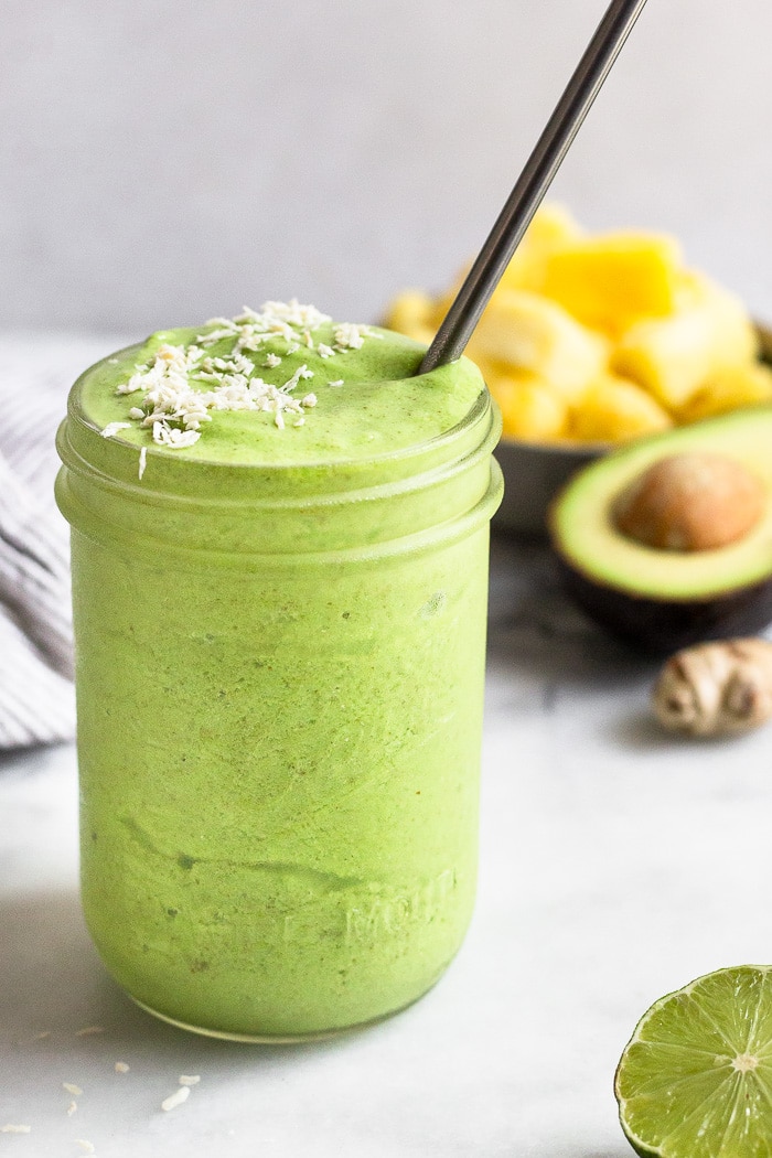 low-carb smoothie recipes_Pineapple Avocado Green Smoothie