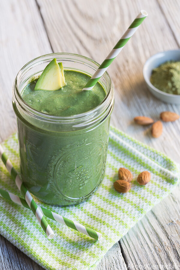 low-carb smoothie recipes_Green Tea and Avocado Smoothie