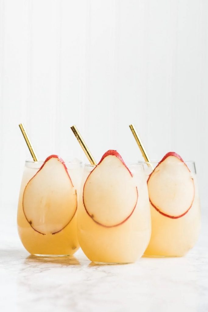 champagne cocktails_Fizzy Spiked Pear Punch