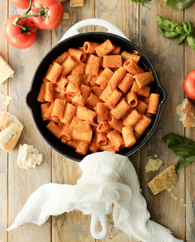 tikka masala pasta - a flavor packed weeknight pasta dinner and your new favorite way to use tikka masala sauce