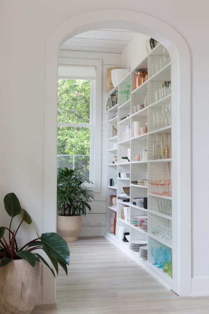 Camille Styles bungalow butler pantry_indoor plant trends 2022