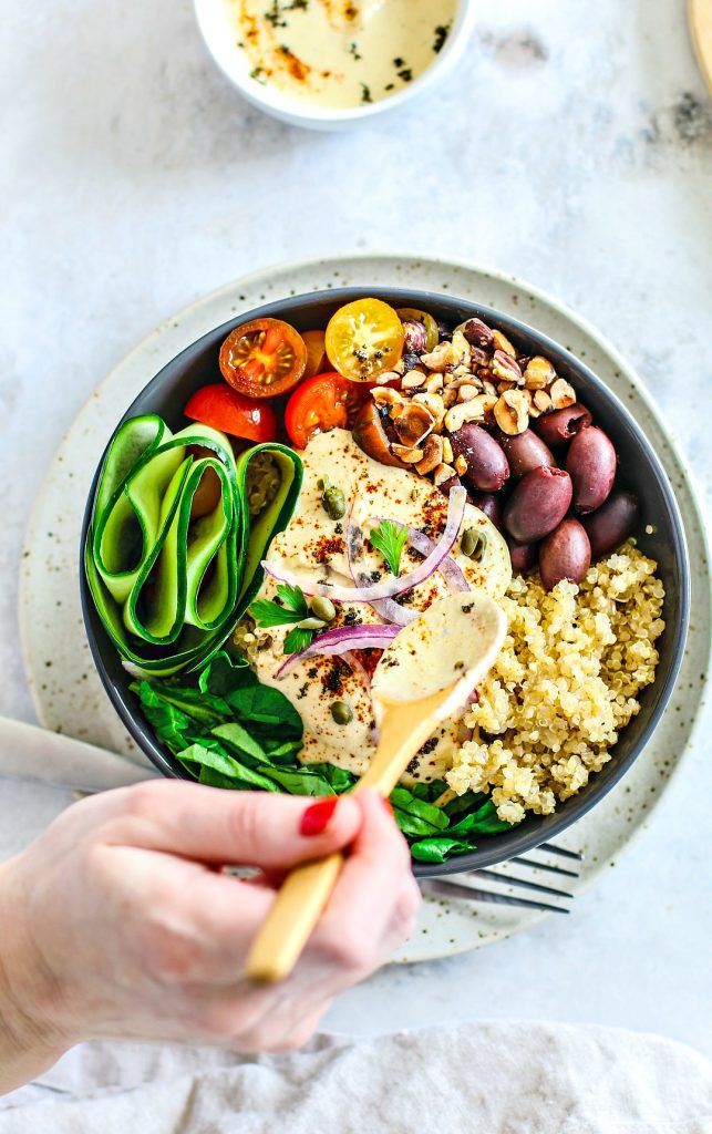 Mediterranean Quinoa Salad With Hummus_salad ideas for lunch