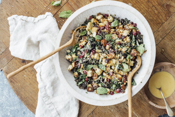 kale salad with cranberries and peanuts, how to make the best kale salad