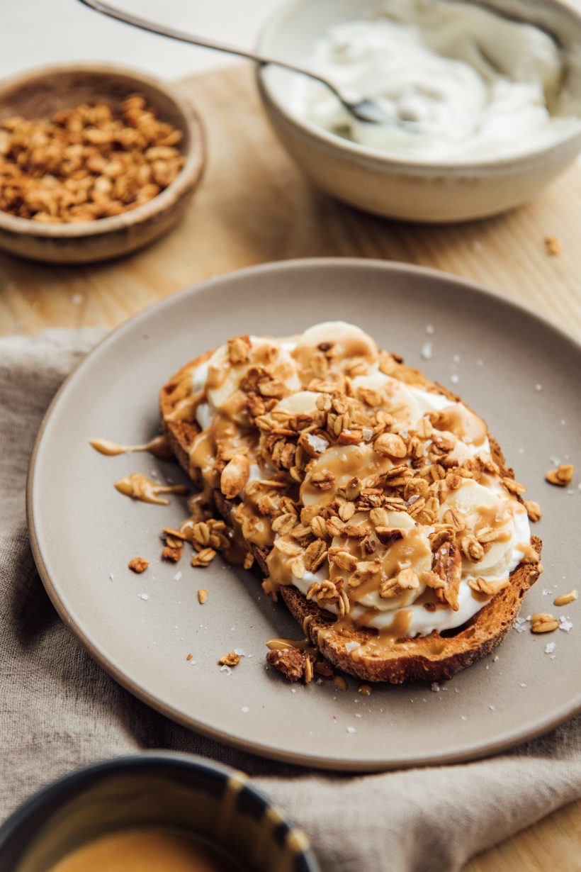 Yogurt toast with peanut butter and banana