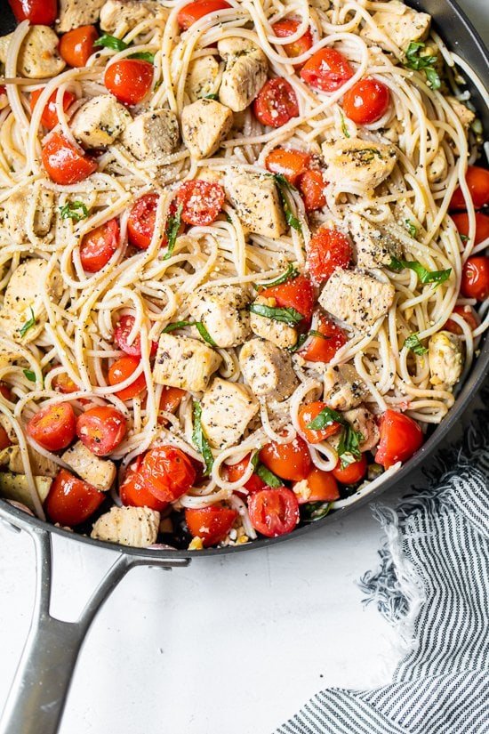 Spaghetti With Chicken and Grape Tomatoes