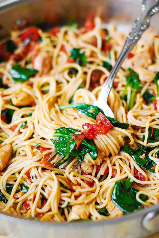 Tomato Spinach Chicken Spaghetti_one pot pasta recipes