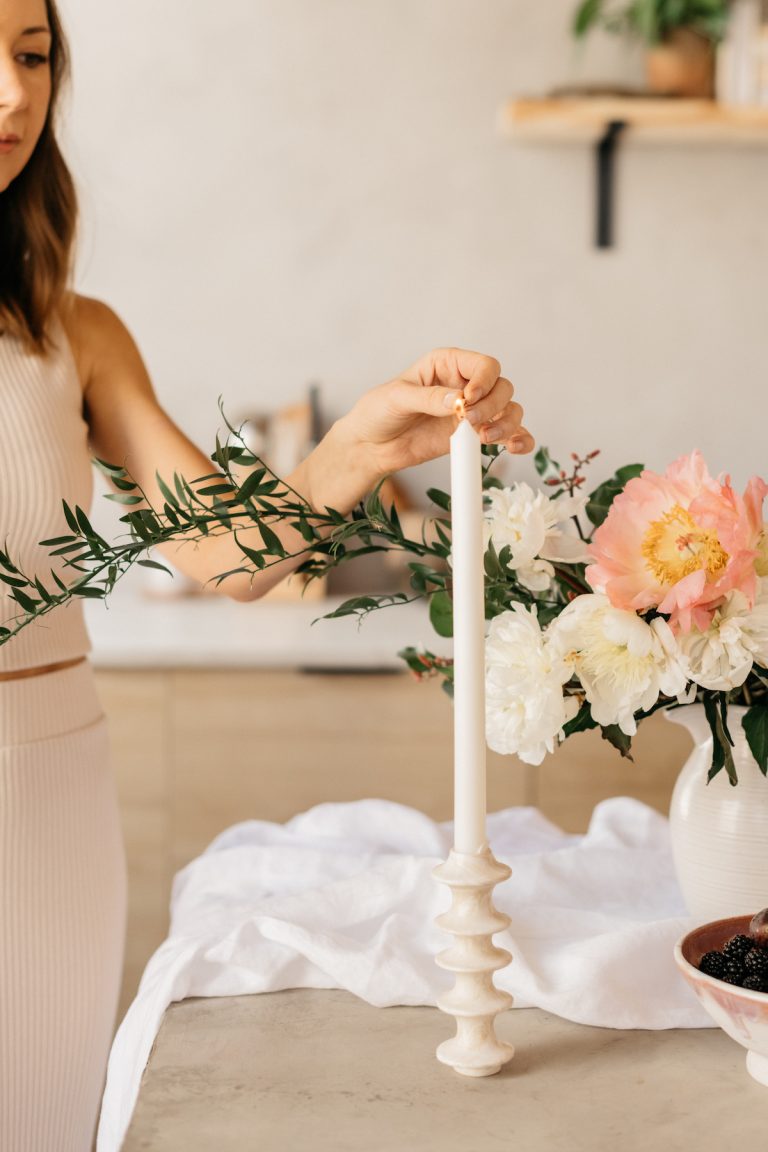 Valentine table setting ideas, Peony in the middle, Romantic decoration, candles