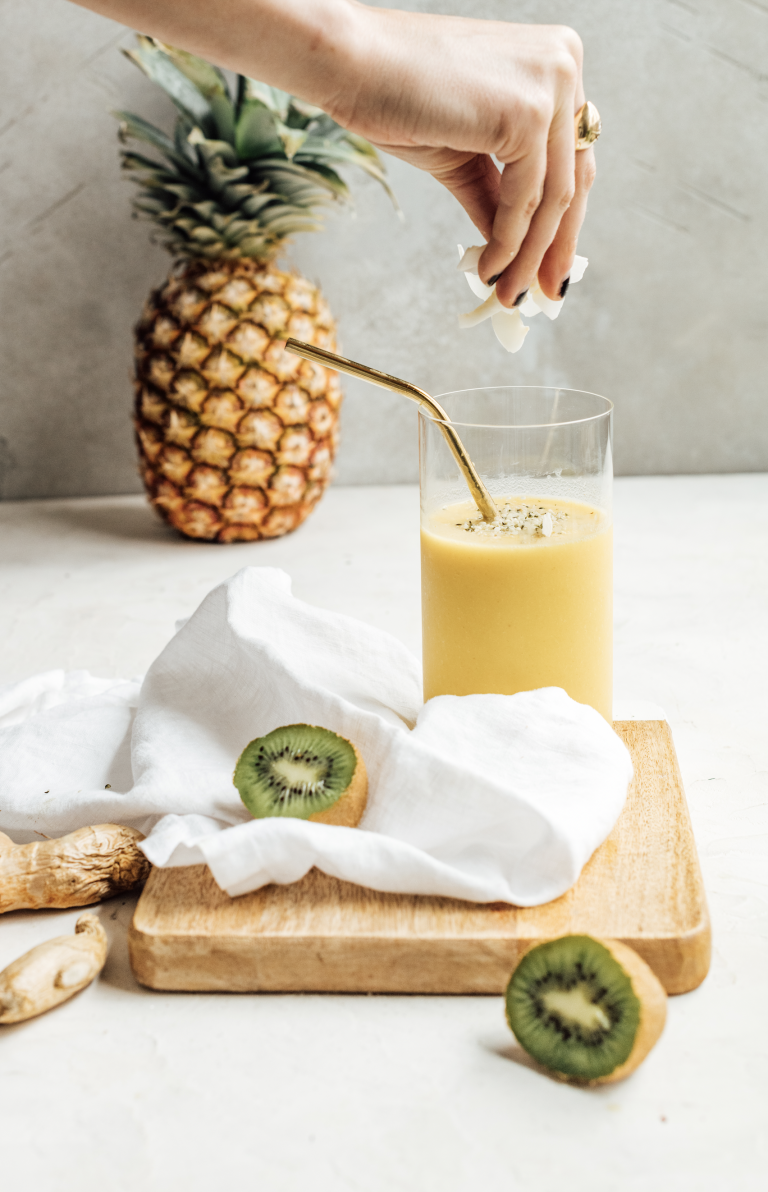 10 NutritionistBacked Tips to Beat Bloat—Plus 3 Smoothie Recipes to