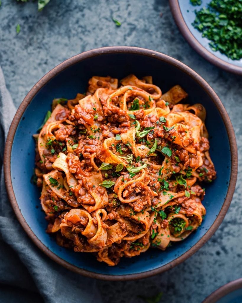10-Ingredient Lentil Bolognese_easy pasta recipes