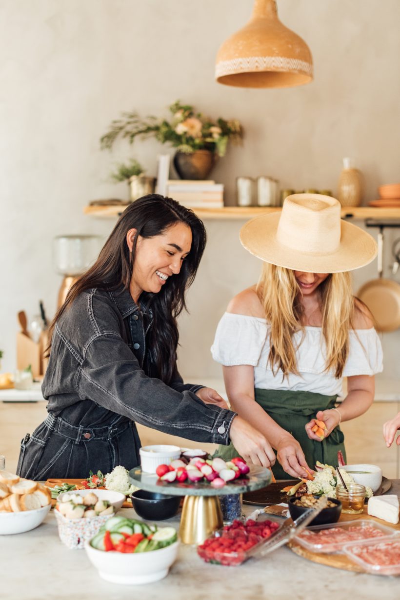 spring happy hour, ashleigh amoroso, cocktails, green, hat, summer, friends cooking meal prep in kitchen